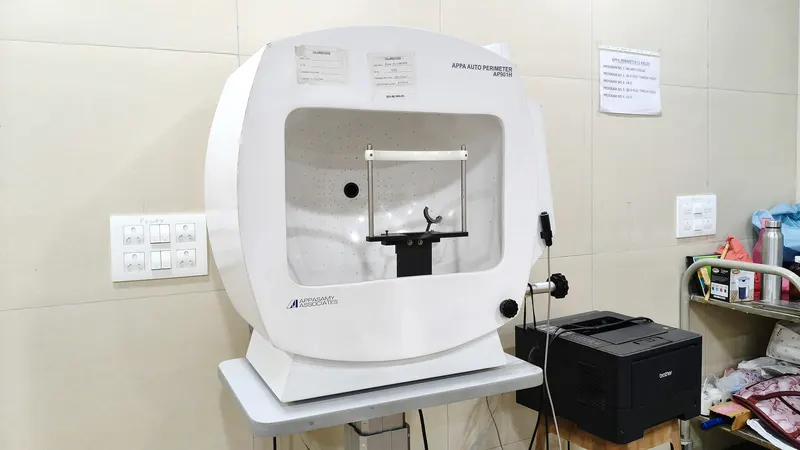 Auto refractor keratometer for measuring vision prescription