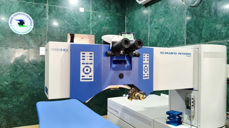 ZEISS surgical microscope mounted in the operation theatre
